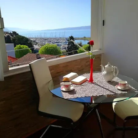 Sandy Steps Apartment *