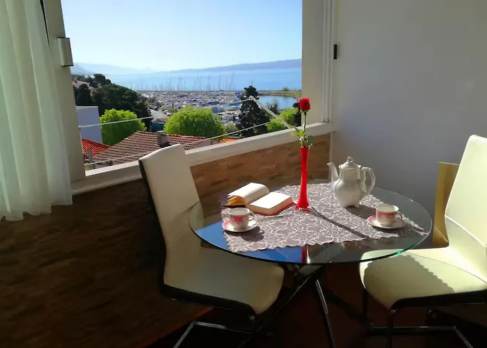 Sandy Steps Apartment *